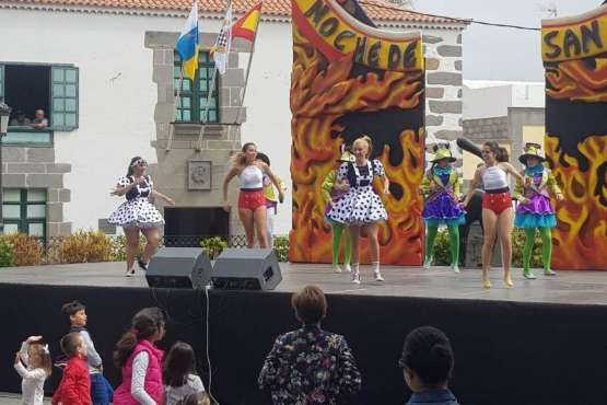 Espectáculo 'Las aventuras de Popi y Lopi' en San Juan-Telde (Foto TA)